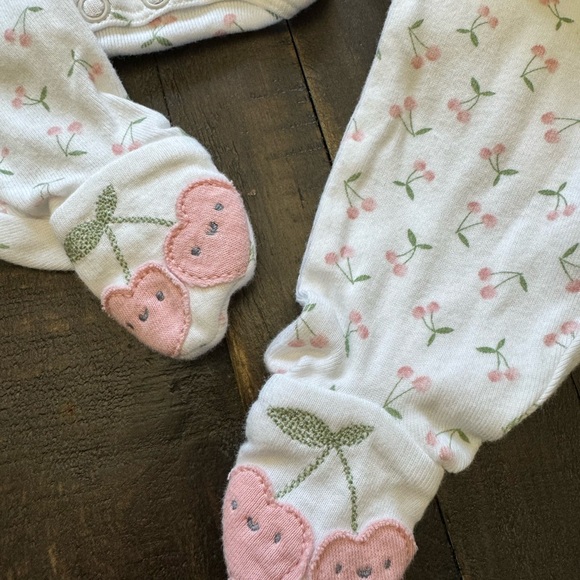 Twin Bundle 2 sets of Carters NB - Picture 5 of 7